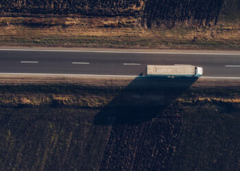 LKW_Straße_Truck_Landschaft_SVG GARAGE